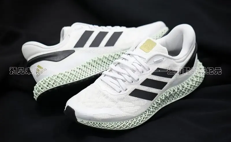 预见未来趋势：2025年的时尚与科技结合——运动鞋的新纪元