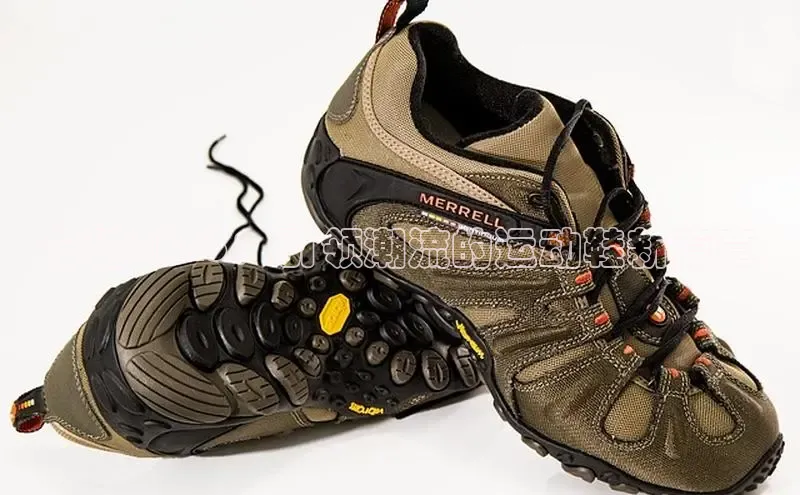 安踏2025：引领潮流的运动鞋新篇章